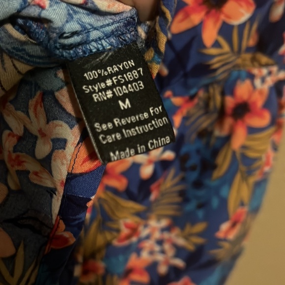 Shorts jumpsuit size medium 🌺 - Picture 6 of 6